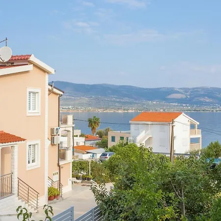 Slatine 13298f Apartman