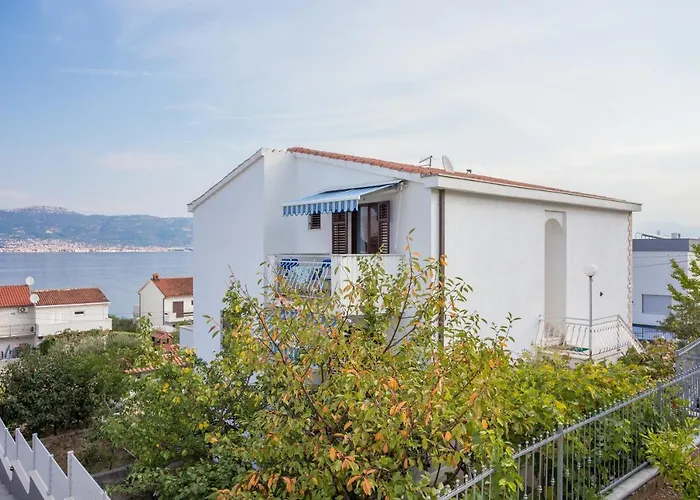 Slatine 13298f Apartman *