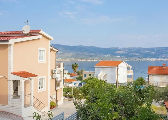 Slatine 13298f Apartman