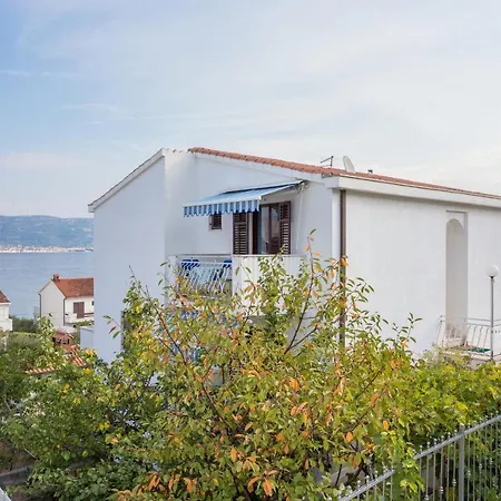 Slatine 13298f Appartement *