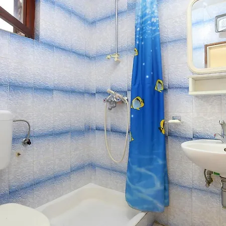 Slatine 13298f شقة *