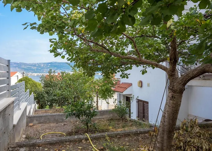 Slatine 13298f 特罗吉尔